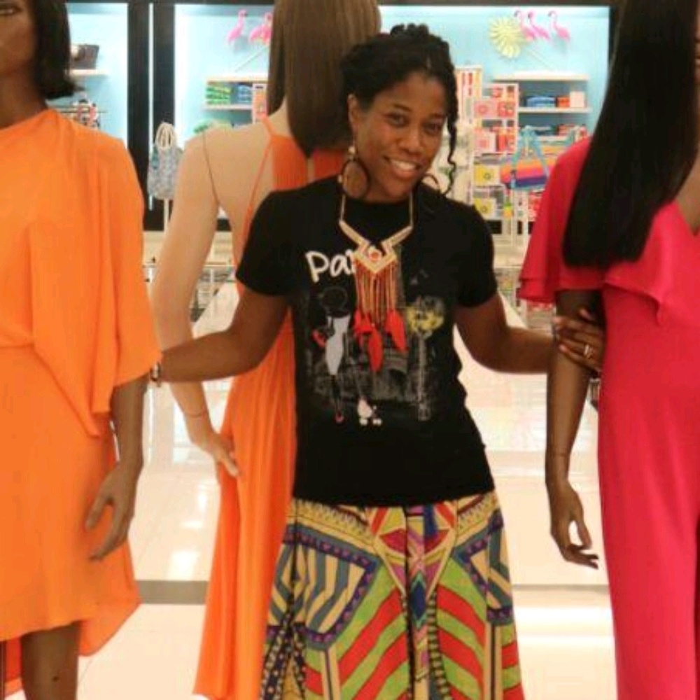 Meet your Posher, Carmelita marcia